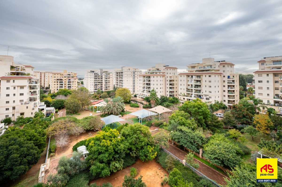 Appartement 4 Pièces à Geva Street,  Pardes Hanna-Karkur